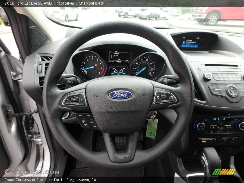 Ingot Silver / Charcoal Black 2018 Ford Escape SE 4WD