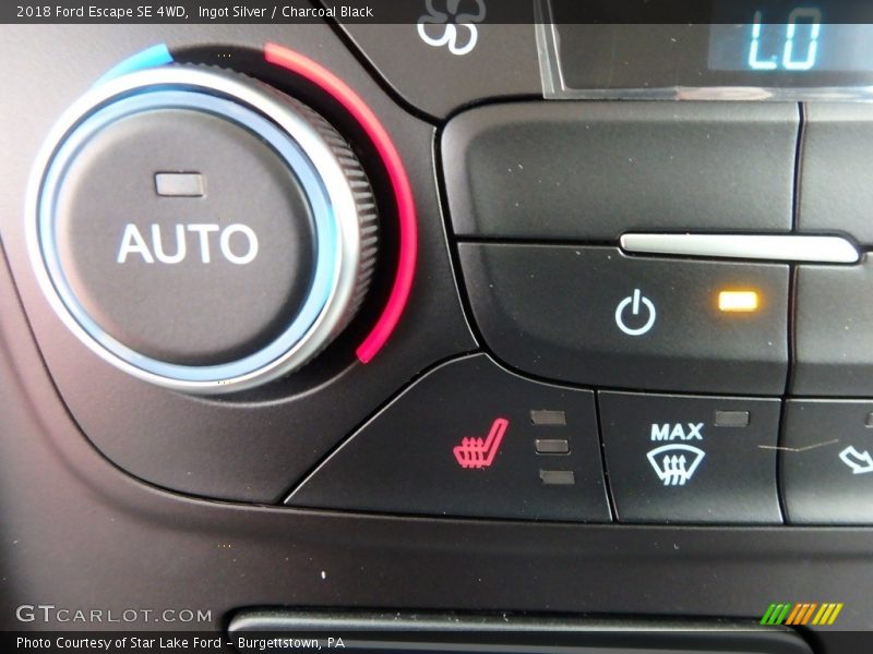 Ingot Silver / Charcoal Black 2018 Ford Escape SE 4WD