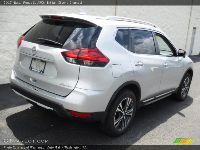 Brilliant Silver / Charcoal 2017 Nissan Rogue SL AWD