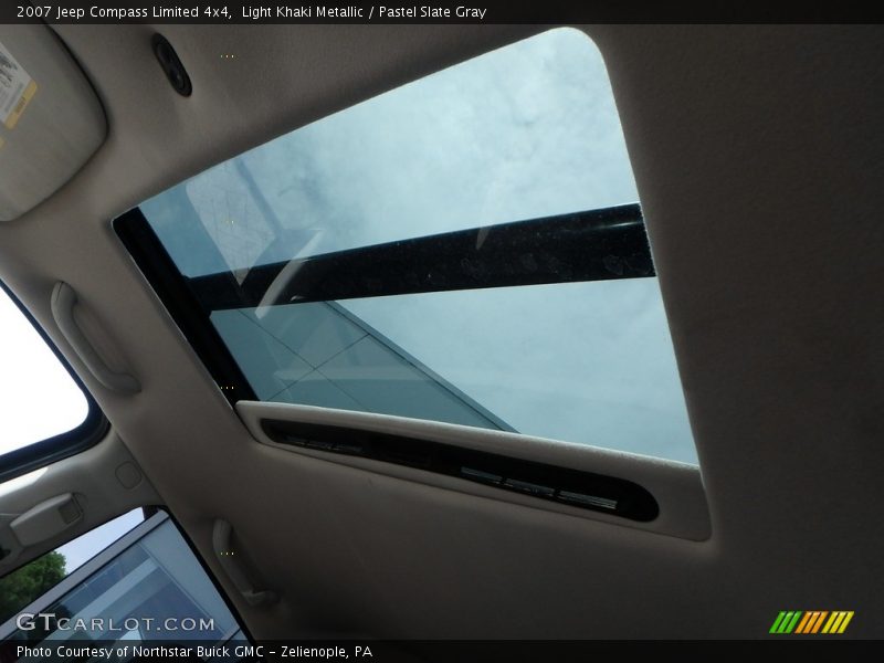 Light Khaki Metallic / Pastel Slate Gray 2007 Jeep Compass Limited 4x4