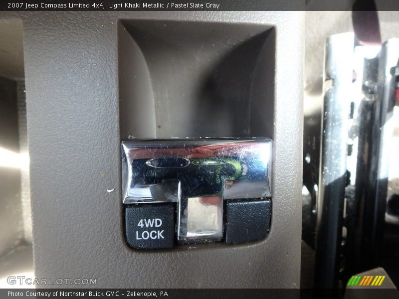 Light Khaki Metallic / Pastel Slate Gray 2007 Jeep Compass Limited 4x4