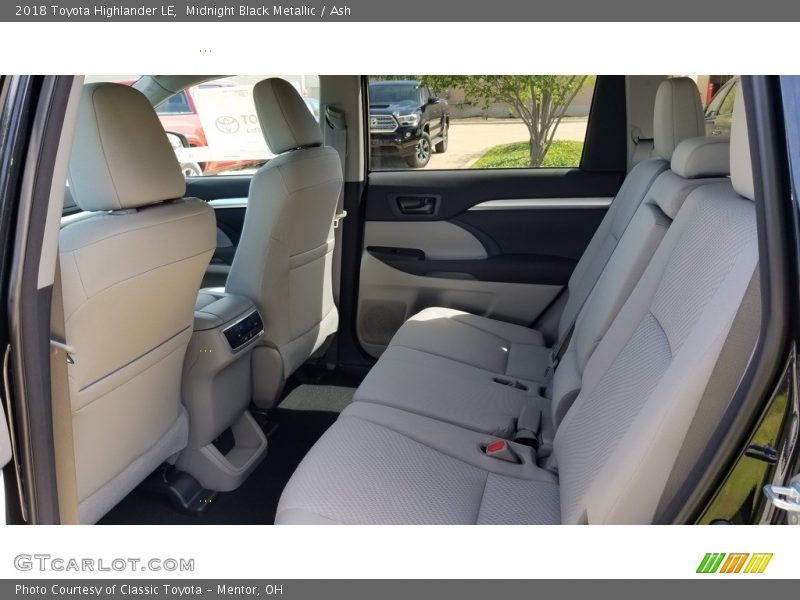 Midnight Black Metallic / Ash 2018 Toyota Highlander LE