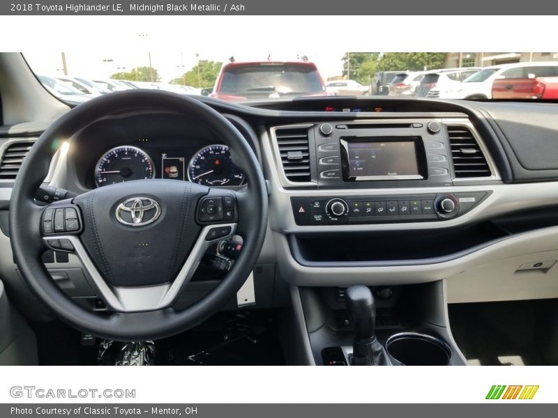 Midnight Black Metallic / Ash 2018 Toyota Highlander LE