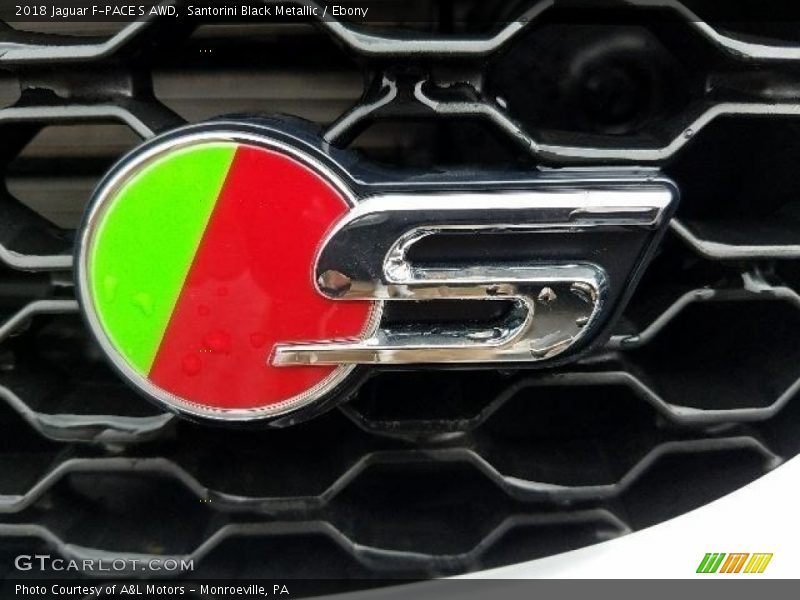Santorini Black Metallic / Ebony 2018 Jaguar F-PACE S AWD