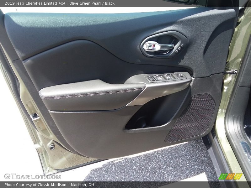 Olive Green Pearl / Black 2019 Jeep Cherokee Limited 4x4