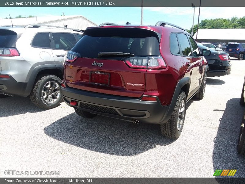 Velvet Red Pearl / Black 2019 Jeep Cherokee Trailhawk 4x4