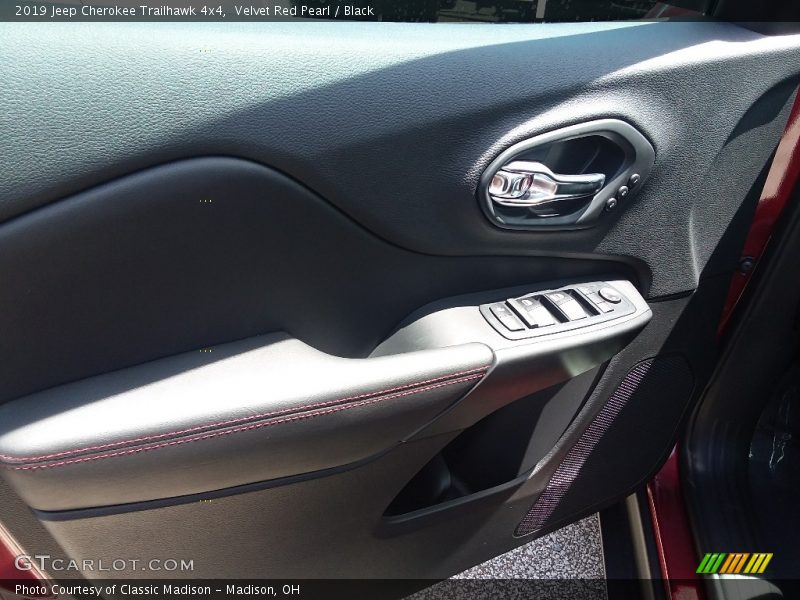 Velvet Red Pearl / Black 2019 Jeep Cherokee Trailhawk 4x4