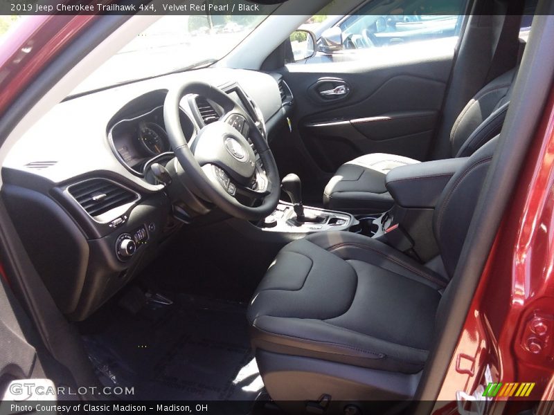 Velvet Red Pearl / Black 2019 Jeep Cherokee Trailhawk 4x4