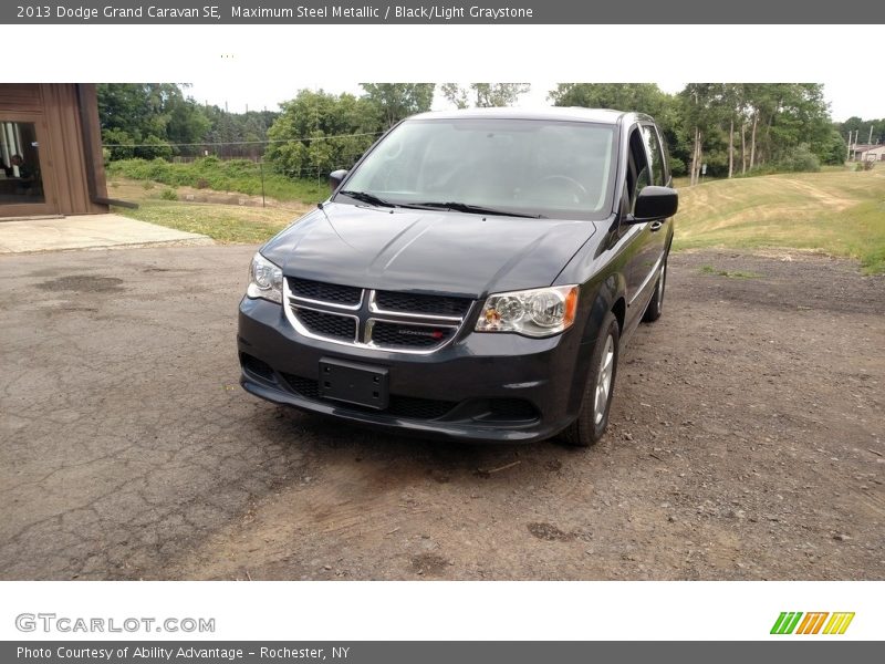 Maximum Steel Metallic / Black/Light Graystone 2013 Dodge Grand Caravan SE