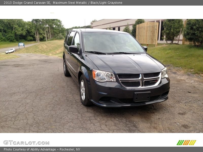 Maximum Steel Metallic / Black/Light Graystone 2013 Dodge Grand Caravan SE