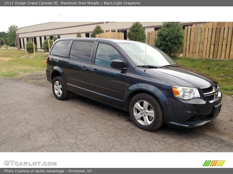 Maximum Steel Metallic / Black/Light Graystone 2013 Dodge Grand Caravan SE