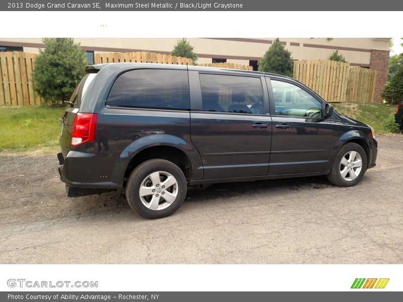 Maximum Steel Metallic / Black/Light Graystone 2013 Dodge Grand Caravan SE