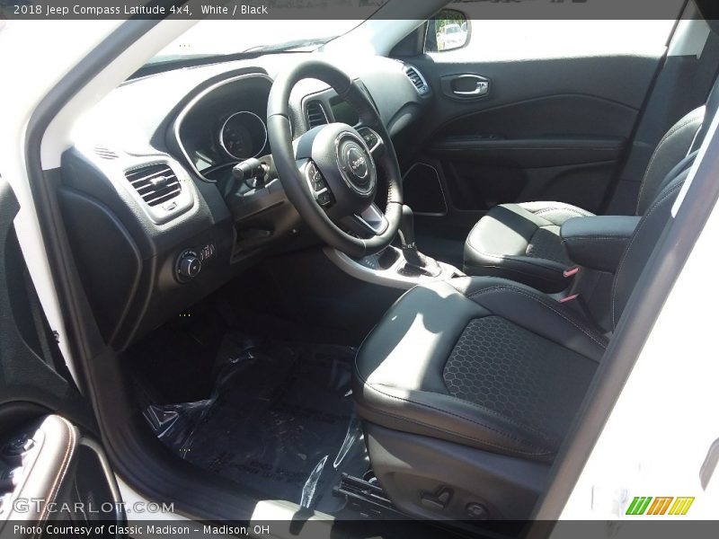 White / Black 2018 Jeep Compass Latitude 4x4