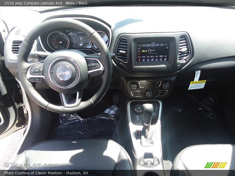 White / Black 2018 Jeep Compass Latitude 4x4