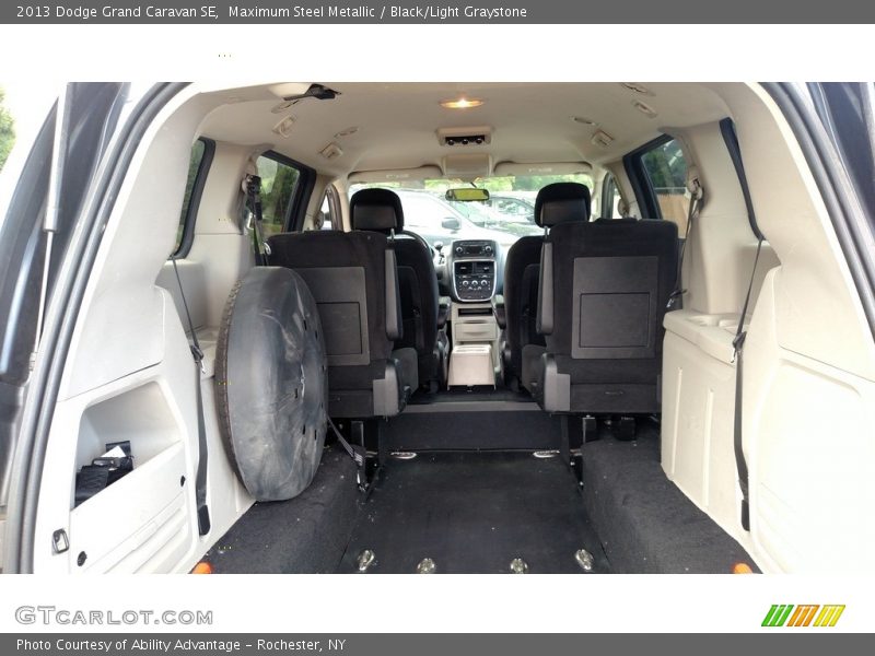 Maximum Steel Metallic / Black/Light Graystone 2013 Dodge Grand Caravan SE
