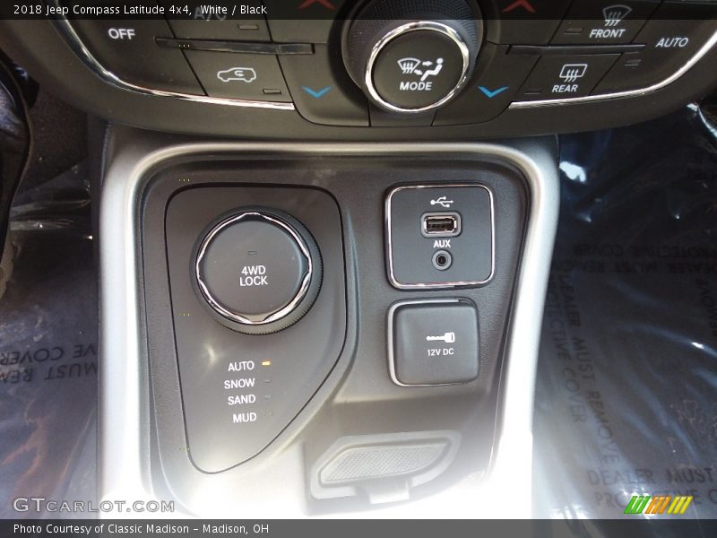 White / Black 2018 Jeep Compass Latitude 4x4