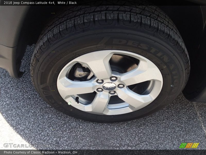 White / Black 2018 Jeep Compass Latitude 4x4