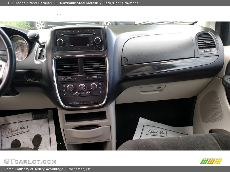 Maximum Steel Metallic / Black/Light Graystone 2013 Dodge Grand Caravan SE