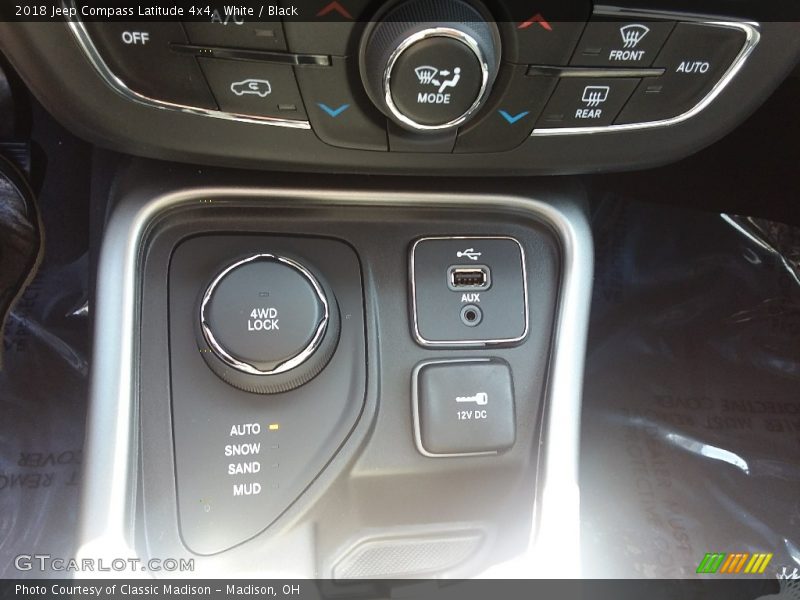 White / Black 2018 Jeep Compass Latitude 4x4
