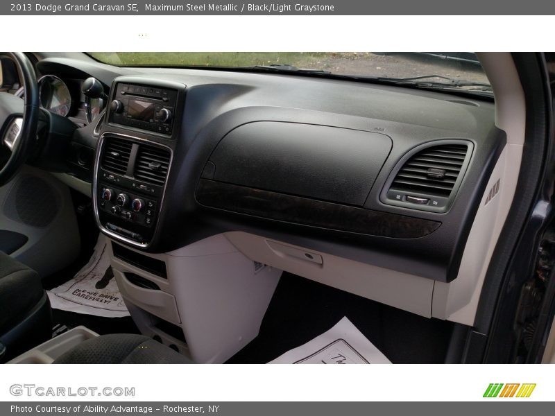 Maximum Steel Metallic / Black/Light Graystone 2013 Dodge Grand Caravan SE
