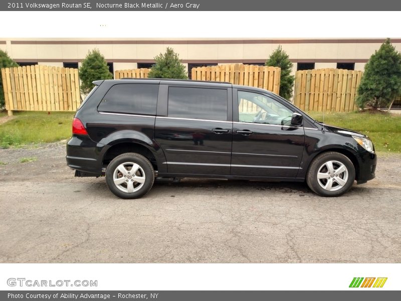 Nocturne Black Metallic / Aero Gray 2011 Volkswagen Routan SE