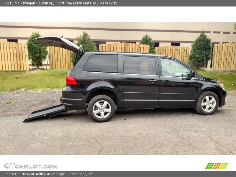 Nocturne Black Metallic / Aero Gray 2011 Volkswagen Routan SE
