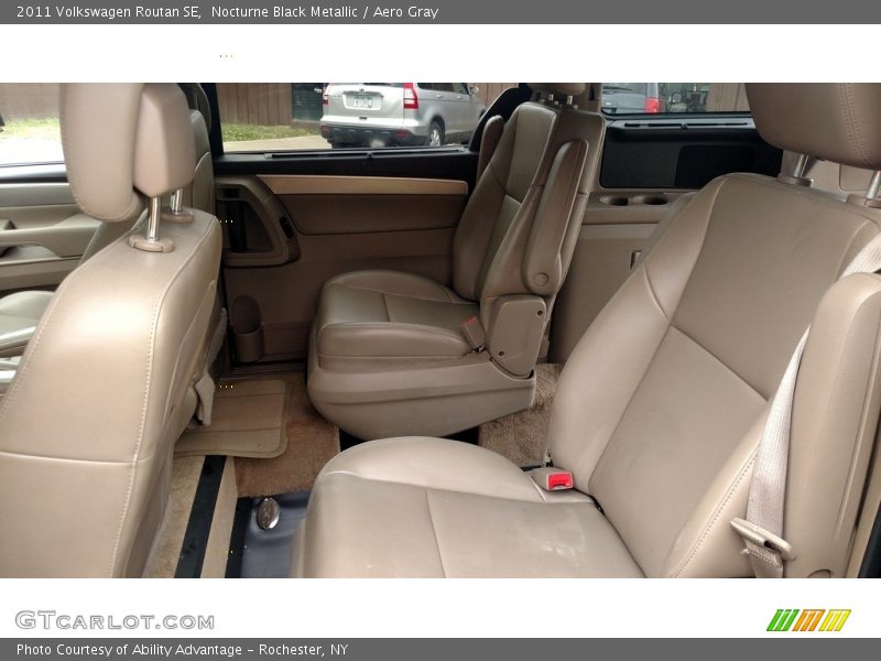 Nocturne Black Metallic / Aero Gray 2011 Volkswagen Routan SE