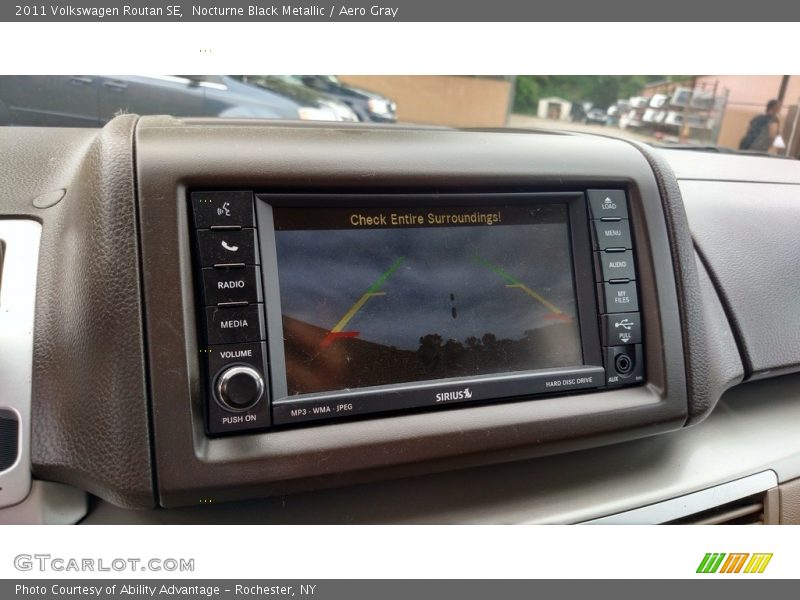 Nocturne Black Metallic / Aero Gray 2011 Volkswagen Routan SE