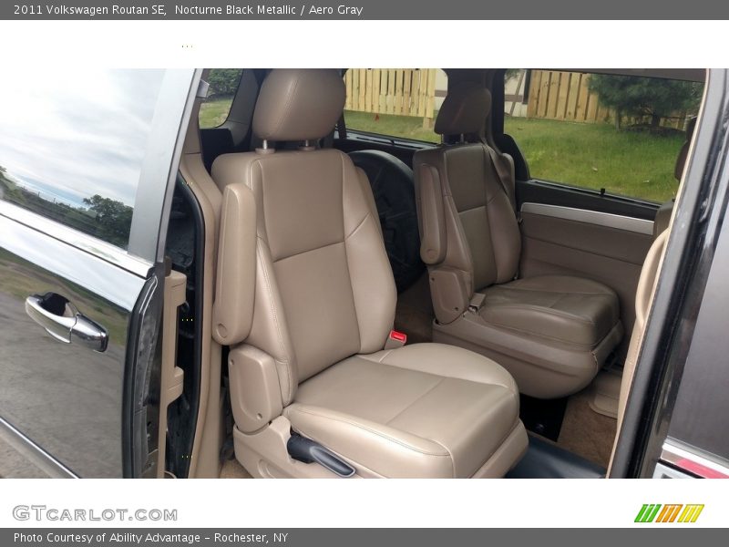 Nocturne Black Metallic / Aero Gray 2011 Volkswagen Routan SE