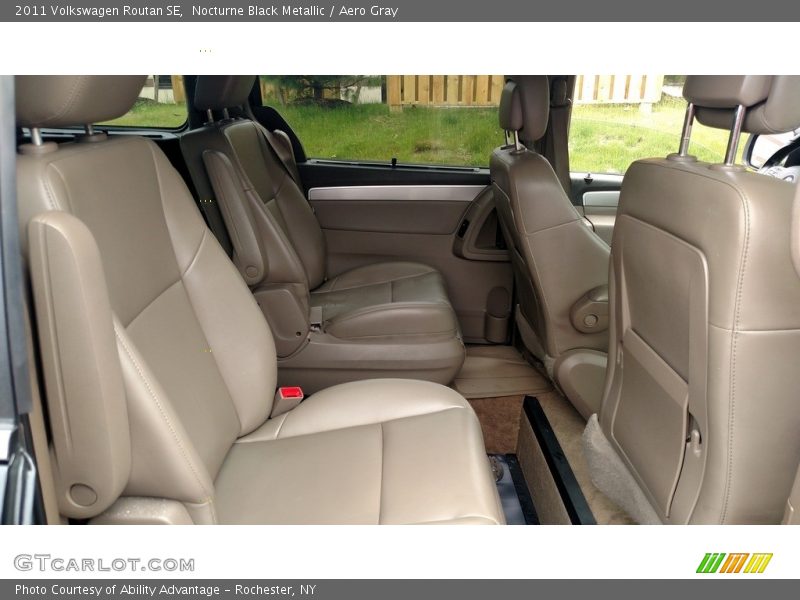 Nocturne Black Metallic / Aero Gray 2011 Volkswagen Routan SE