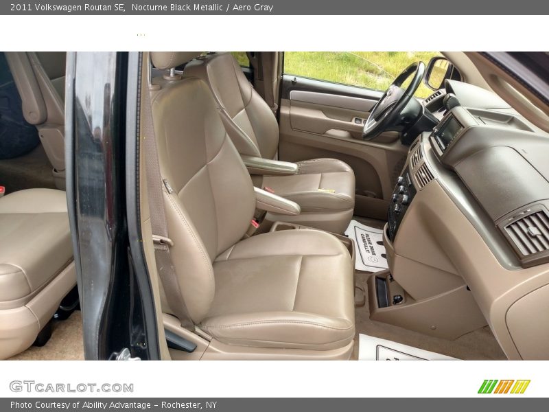 Nocturne Black Metallic / Aero Gray 2011 Volkswagen Routan SE