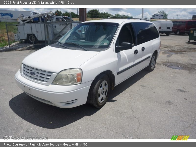 Vibrant White / Flint Grey 2005 Ford Freestar SE