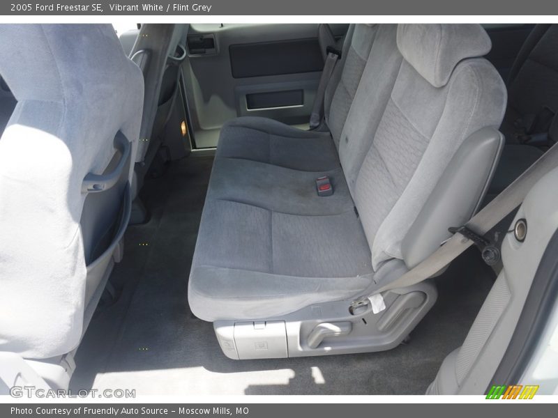 Vibrant White / Flint Grey 2005 Ford Freestar SE