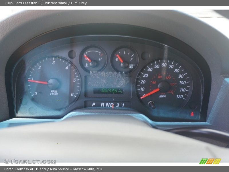 Vibrant White / Flint Grey 2005 Ford Freestar SE