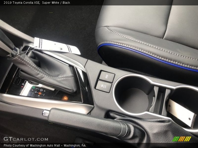 Super White / Black 2019 Toyota Corolla XSE