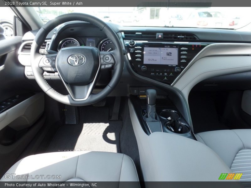 Super White / Ash 2018 Toyota Camry SE