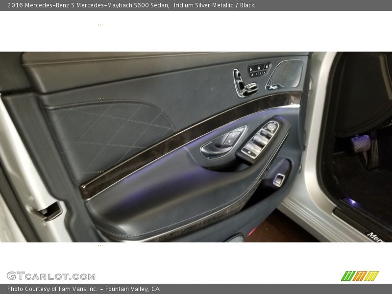 Iridium Silver Metallic / Black 2016 Mercedes-Benz S Mercedes-Maybach S600 Sedan