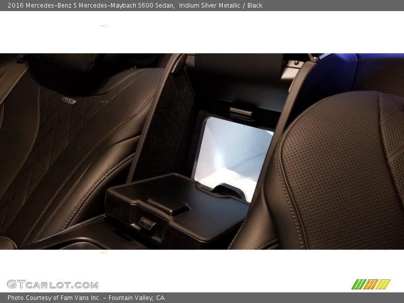 Iridium Silver Metallic / Black 2016 Mercedes-Benz S Mercedes-Maybach S600 Sedan