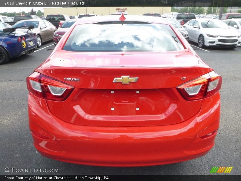 Red Hot / Jet Black 2018 Chevrolet Cruze LT
