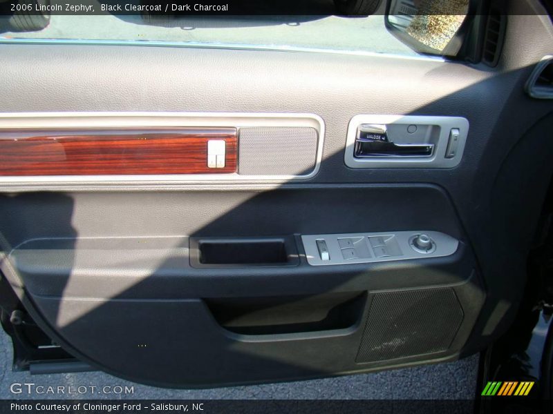 Black Clearcoat / Dark Charcoal 2006 Lincoln Zephyr