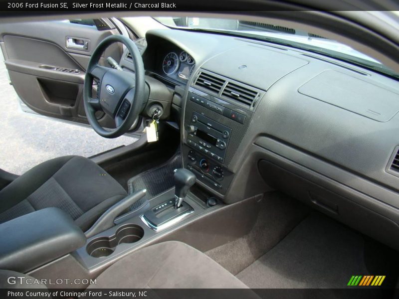 Silver Frost Metallic / Charcoal Black 2006 Ford Fusion SE