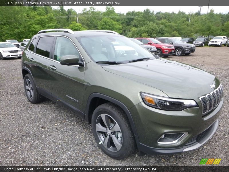 Olive Green Pearl / Black/Ski Grey 2019 Jeep Cherokee Limited 4x4