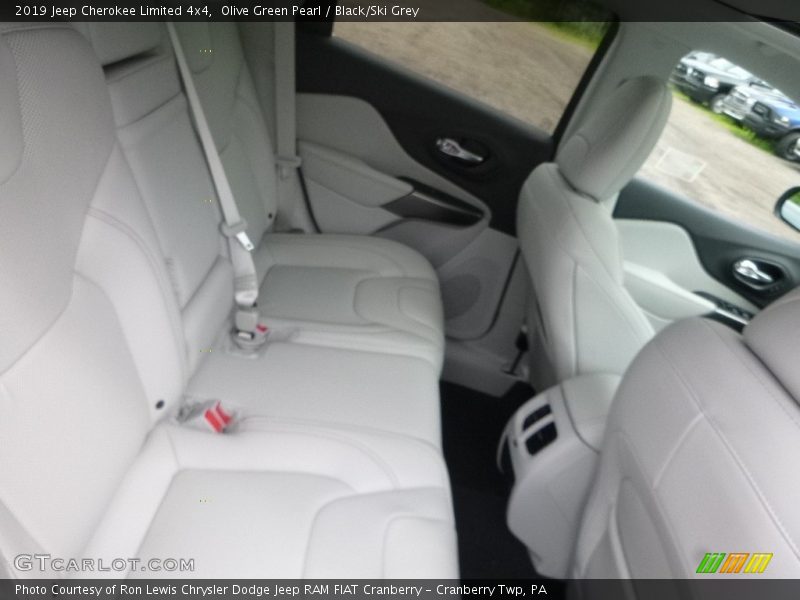 Olive Green Pearl / Black/Ski Grey 2019 Jeep Cherokee Limited 4x4