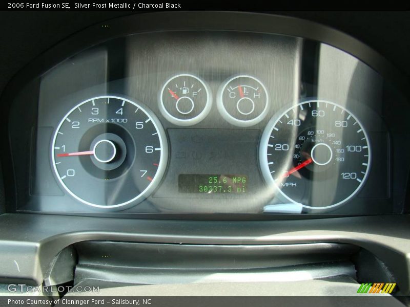 Silver Frost Metallic / Charcoal Black 2006 Ford Fusion SE
