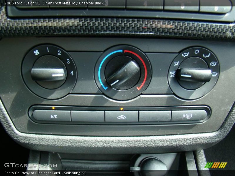 Silver Frost Metallic / Charcoal Black 2006 Ford Fusion SE
