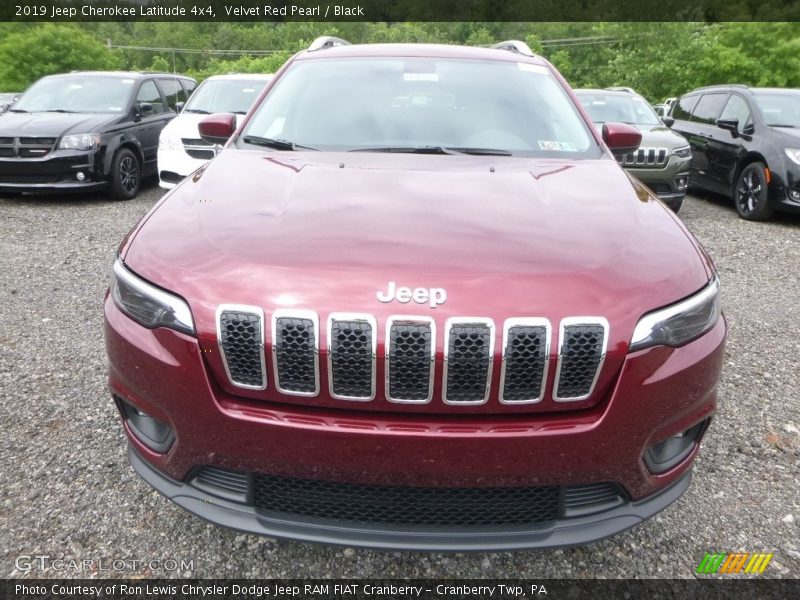 Velvet Red Pearl / Black 2019 Jeep Cherokee Latitude 4x4