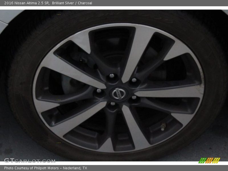 Brilliant Silver / Charcoal 2016 Nissan Altima 2.5 SR