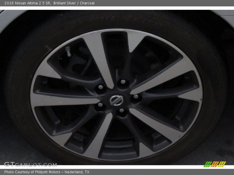 Brilliant Silver / Charcoal 2016 Nissan Altima 2.5 SR