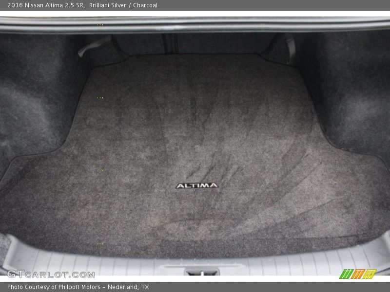 Brilliant Silver / Charcoal 2016 Nissan Altima 2.5 SR