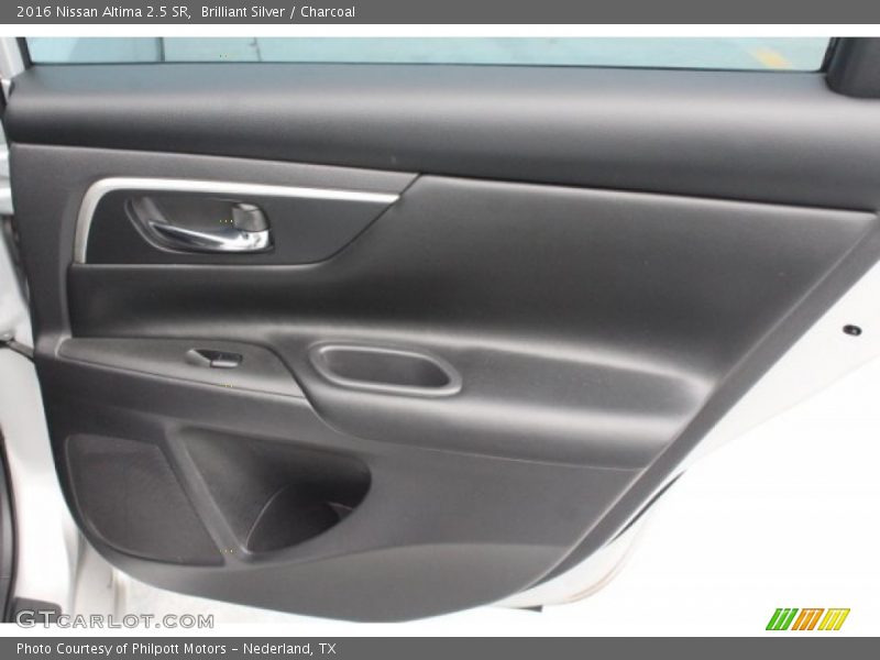 Brilliant Silver / Charcoal 2016 Nissan Altima 2.5 SR